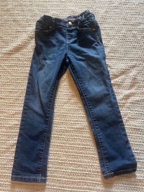 The Children's Place Skinny Jeans in Dark Blue with Pink Logo